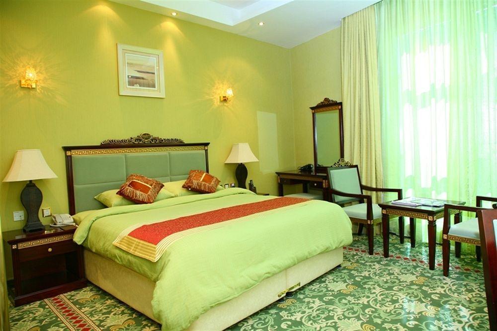 Golden Tulip Media Hotel